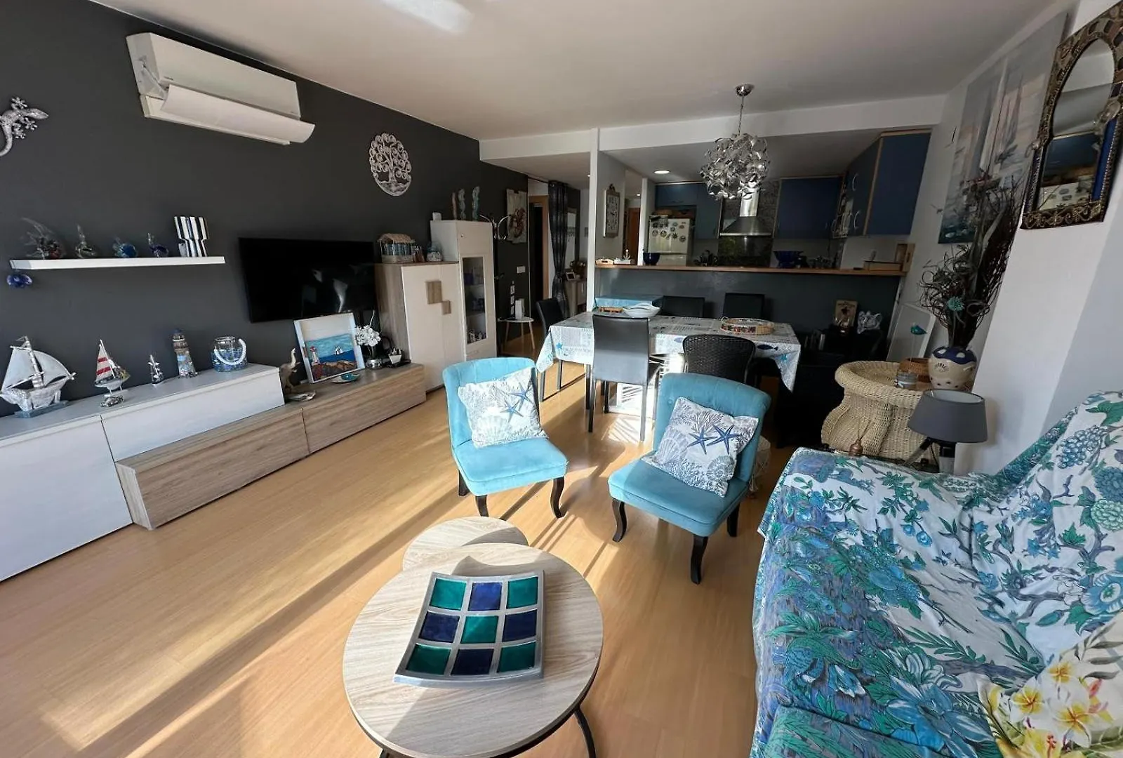 Daire Bonito Apartamento Con Gran Terraza Y Piscina Comunitaria Roses İspanya