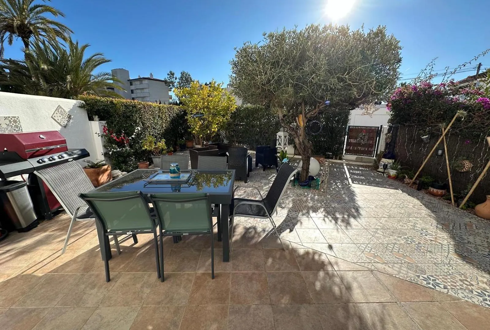 Daire Bonito Apartamento Con Gran Terraza Y Piscina Comunitaria Roses