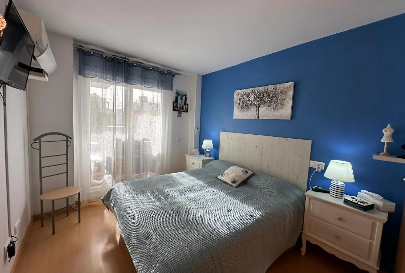 Bonito Apartamento Con Gran Terraza Y Piscina Comunitaria Roses İspanya