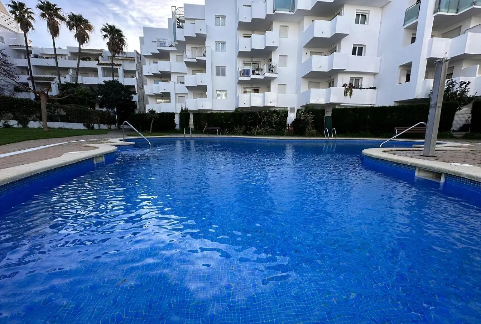 Bonito Apartamento Con Gran Terraza Y Piscina Comunitaria Roses 0*,  İspanya
